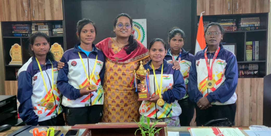 कलेक्टर ने राज्य स्तरीय खेलो छत्तीसगढ़ यूथ कराटे 2025 के प्रतिभागियों का किया सम्मान