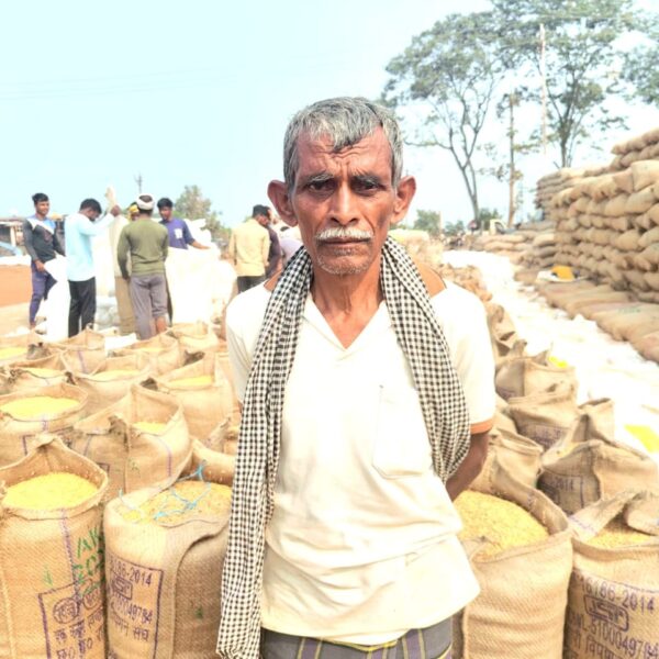 जुर्ग किसान मुन्ना सिंह ने कहा, धान विक्रय राशि से बनेगा नया घर