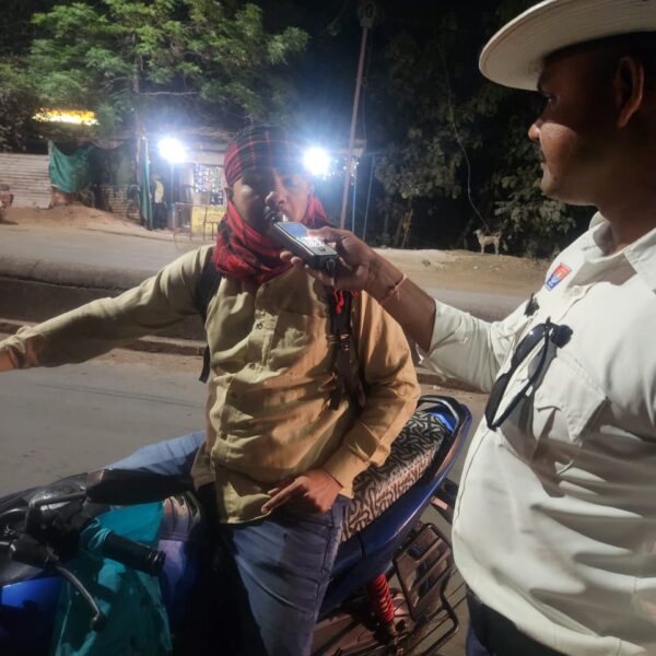 होली पर्व पर शराब पीकर वाहन चलाने वालों के खिलाफ यातायात पुलिस की सख्त कार्रवाई,&hellip;