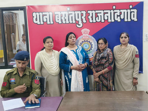 2 साल से फरार 2 महिला आरोपी गिरफ्तार : जमीन बिक्री में फर्जी पावर ऑफ अटॉर्नी और फोटो बदलकर की थी धोखाधड़ी