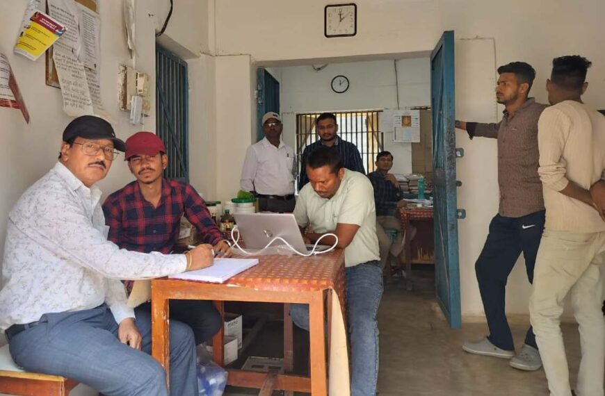 जिला जेल के कैदियों का हैंड हैल्ड एक्स-रे मशीन से&hellip;