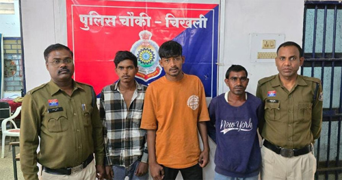 क्षेत्र में अशांति फैलाने वाले तीन बदमाशों पर प्रतिबंधक कार्रवाई