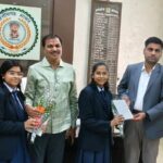 पीएम से संवाद कर लौटीं छात्राओं ने महापौर-कलेक्टर से की मुलाकात, किया सम्मान