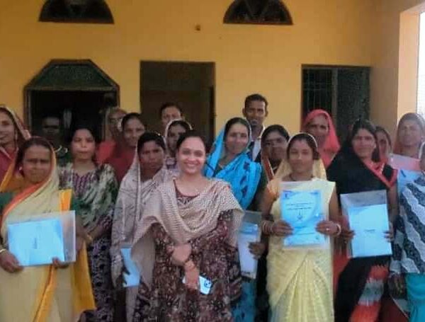 सुकुलदैहान बुनकर केन्द्र में 3 दिन की ट्रेनिंग, सभी बुनकरों का हुआ मुफ्त उद्यम पंजीयन
