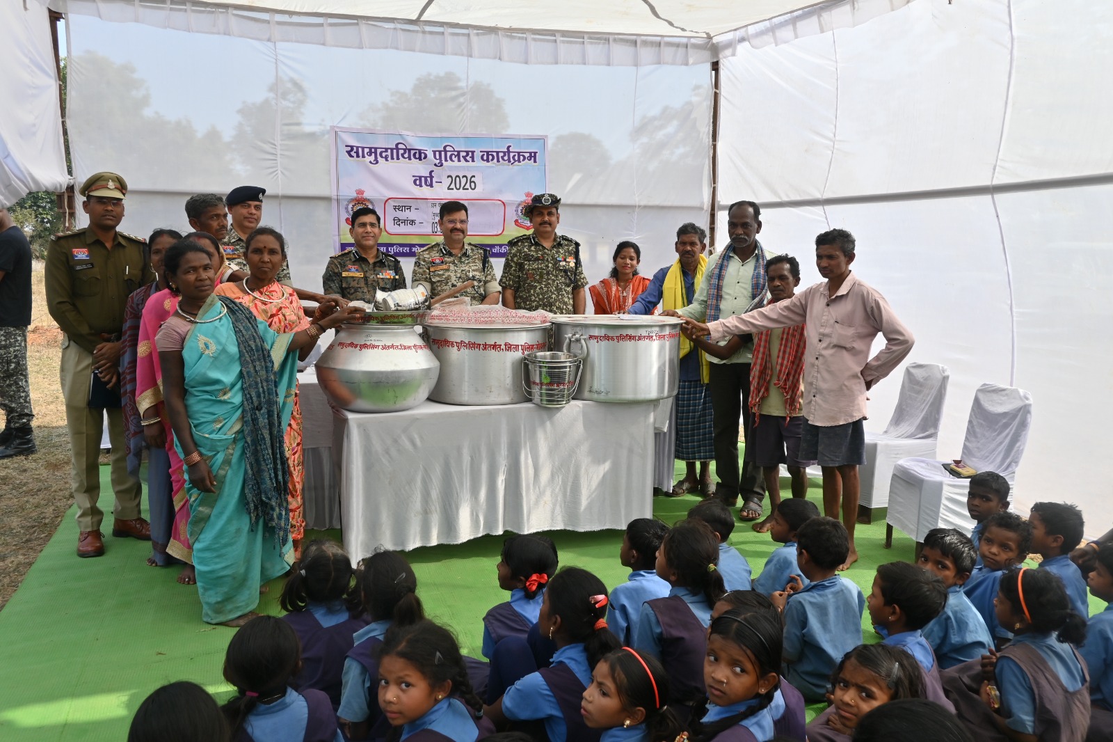 पुलिस महानिरीक्षक बालाजी राव का मोहला-मानपुर क्षेत्र में सामुदायिक पुलिसिंग अभियान