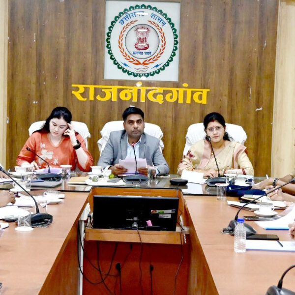 मां बम्लेश्वरी मंदिर पहुंचने वाले दर्शनार्थियों एवं श्रद्धालुओं के लिए होनी चाहिए सुविधाजनक व्यवस्था : जितेन्द्र यादव