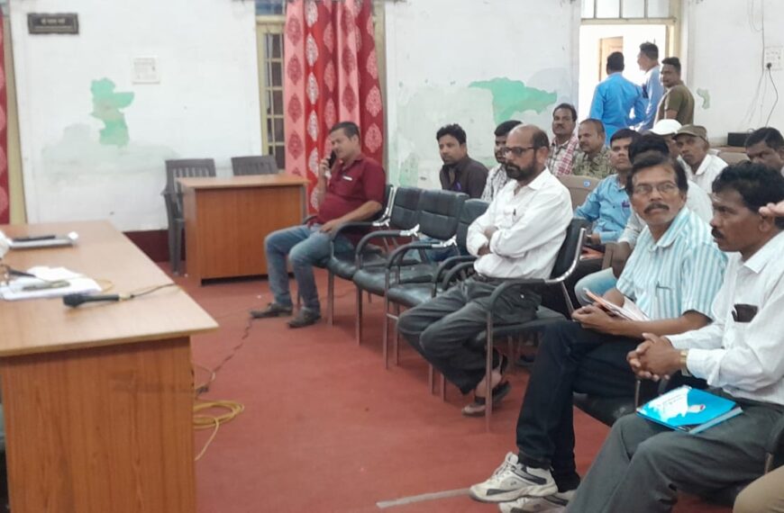 आयुक्त ने राजस्व वसूली की समीक्षा, बड़े बकायादारों के नल&hellip;