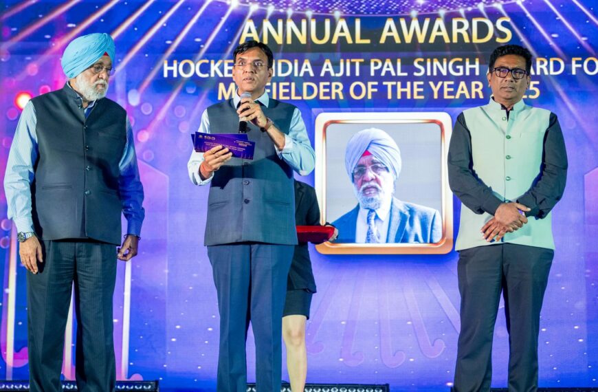 फिरोज अंसारी ने खेल मंत्री संग खिलाड़ियों को किया सम्मानित