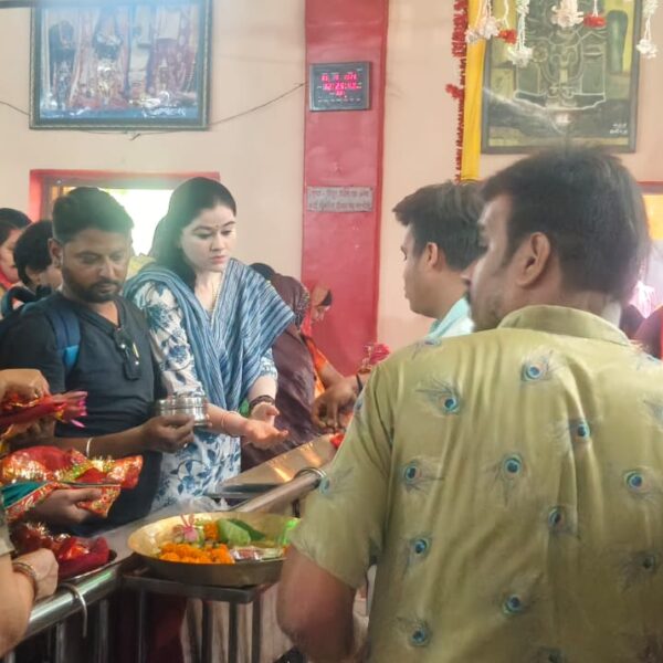 नवरात्रि में आस्था का संगम: एसपी अंकिता शर्मा पहुंचीं शीतला मंदिर, लिया मां का आशीर्वाद