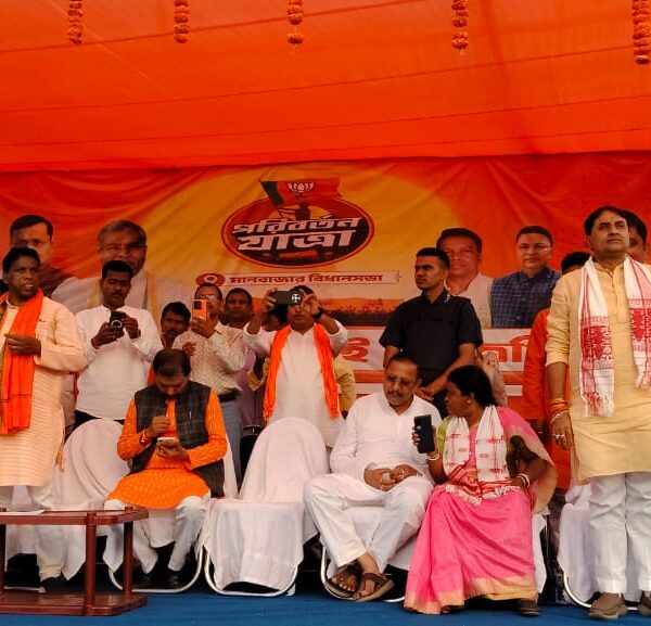 नीलू शर्मा ने मानबाजार में भाग लिया परिवर्तन यात्रा में, कहा– बंगाल अब बदलाव की राह पर