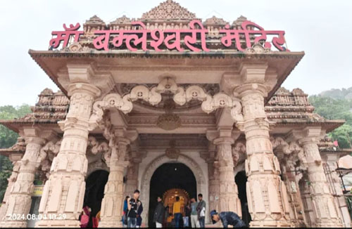 बम्लेश्वरी मंदिर में चैत्र नवरात्रि की तैयारियां पूरी, श्रद्धालुओं को मिलेगी हर संभव सुविधा