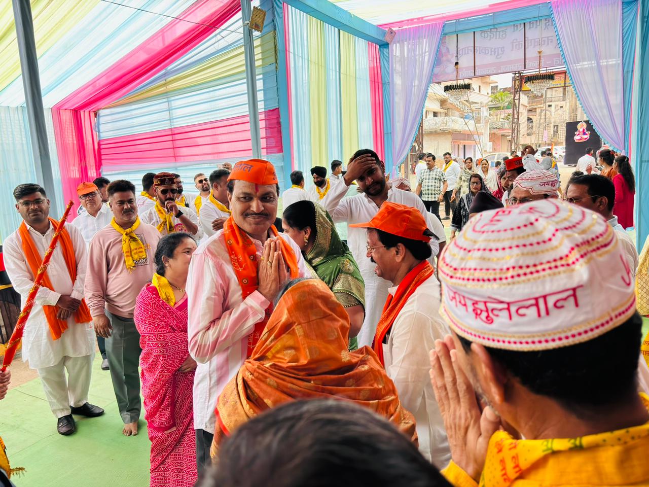 झूलेलाल जयंती पर महापौर ने झुलेलाल मंदिर में पूजा अर्चना कर सिंधी समाज को दी बधाई