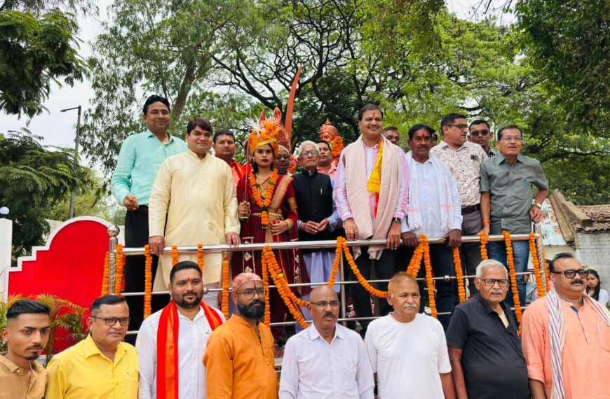 महापौर मधुसूदन यादव ने रानी अवंती बाई की प्रतिमा पर&hellip;