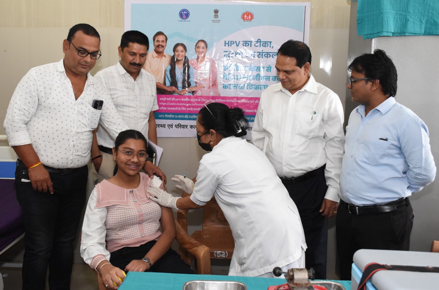 एचपीवी टीकाकरण का शुभारंभ, 23 किशोरी बालिकाओं को लगा वैक्सीन