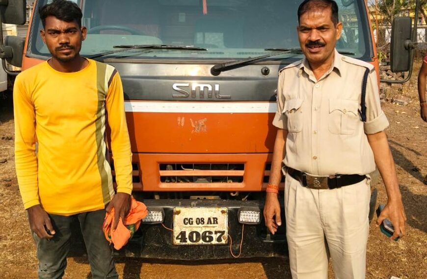 खनिजों के अवैध परिवहन पर कार्रवाई, वाहनों को थाना सौंपा