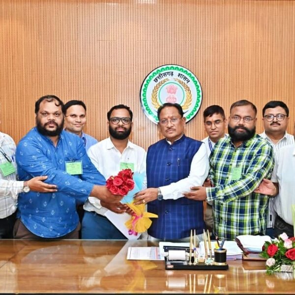 एनएचएम कर्मचारी संघ ने मुख्यमंत्री से की सौजन्य मुलाकात, लंबित मांगों के शीघ्र समाधान का दिया भरोसा