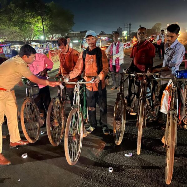 मॉडिफाइड सायलेंसर और काले शीशे वाले वाहनों पर यातायात पुलिस की कार्यवाही