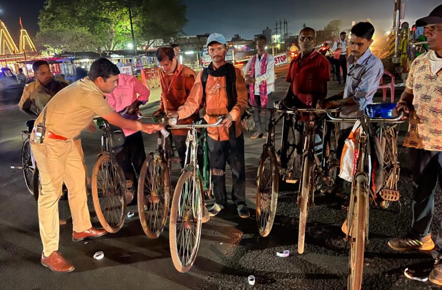 मॉडिफाइड सायलेंसर और काले शीशे वाले वाहनों पर यातायात पुलिस&hellip;