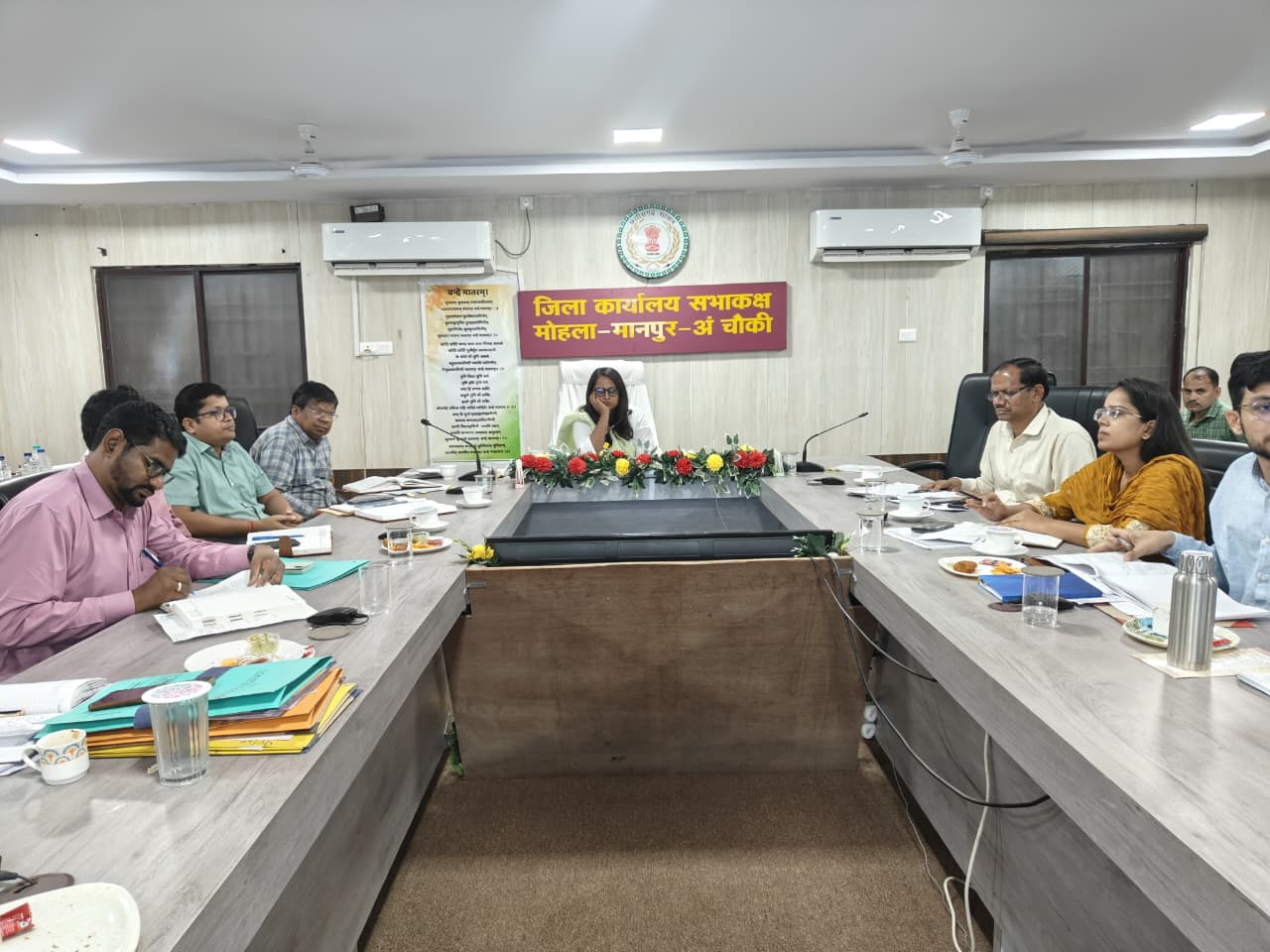 योजनाओं के क्रियान्वयन में लाएं तेजी, लक्ष्य अनुरूप करें कार्य : कलेक्टर तुलिका प्रजापति