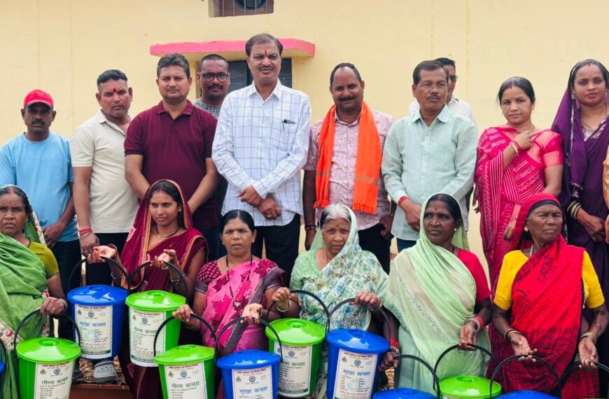 वार्ड 1 व 2 में महापौर ने किया डस्टबिन का&hellip;