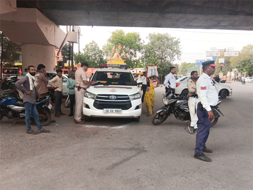 यातायात नियमों का उल्लंघन करने वालों पर कड़ी कार्रवाई, 38,500 रूपये जुर्माना वसूला