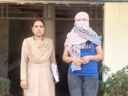 छात्र से मारपीट करने वाली शिक्षिका गिरफ्तार