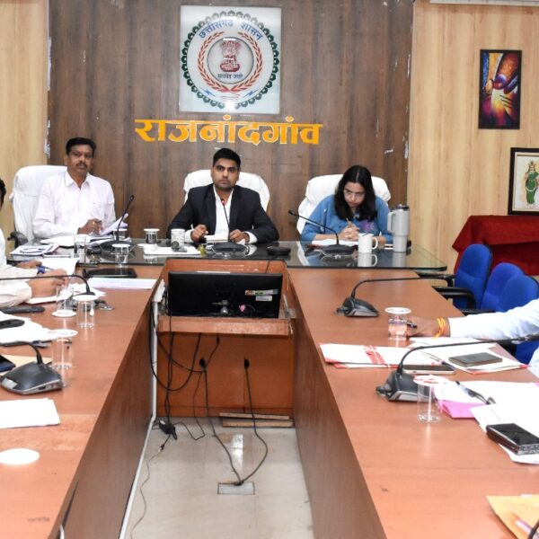 सुशासन तिहार से पहले लंबित प्रकरणों का करें निराकरण : कलेक्टर