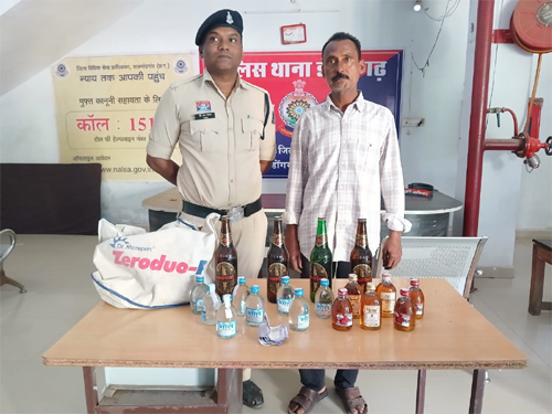 डोंगरगढ़ में अवैध शराब बेचते पकड़ा गया आरोपी, जेल भेजा गया