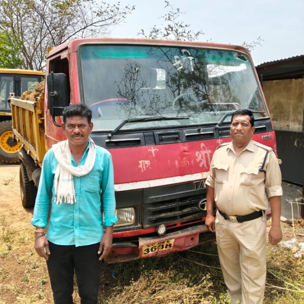 खनिज माफिया पर प्रशासन का शिकंजा, अवैध उत्खनन व परिवहन करते 3 हाईवा और जेसीबी जप्त