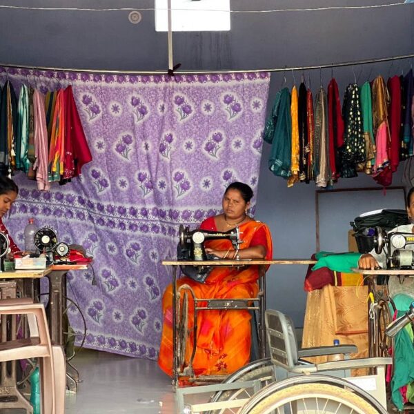 जनदर्शन में त्वरित निराकरण : दिव्यांग महिला को स्वरोजगार के लिए मिला ऋण