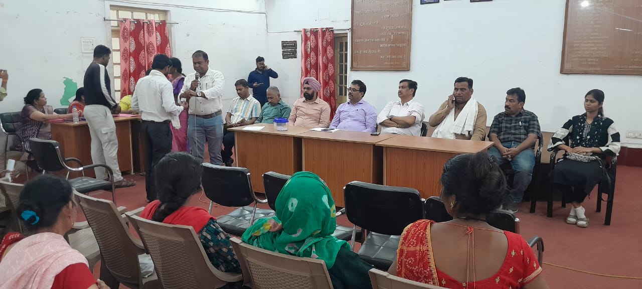 वर्षो से किराये में रहने वाले 21 परिवारों को मिला स्वयं का आवास