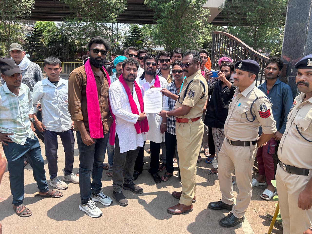 अजीत जोगी युवा मोर्चा के प्रदेश अध्यक्ष शमसुल ने घेरा पुलिस अधीक्षक कार्यालय