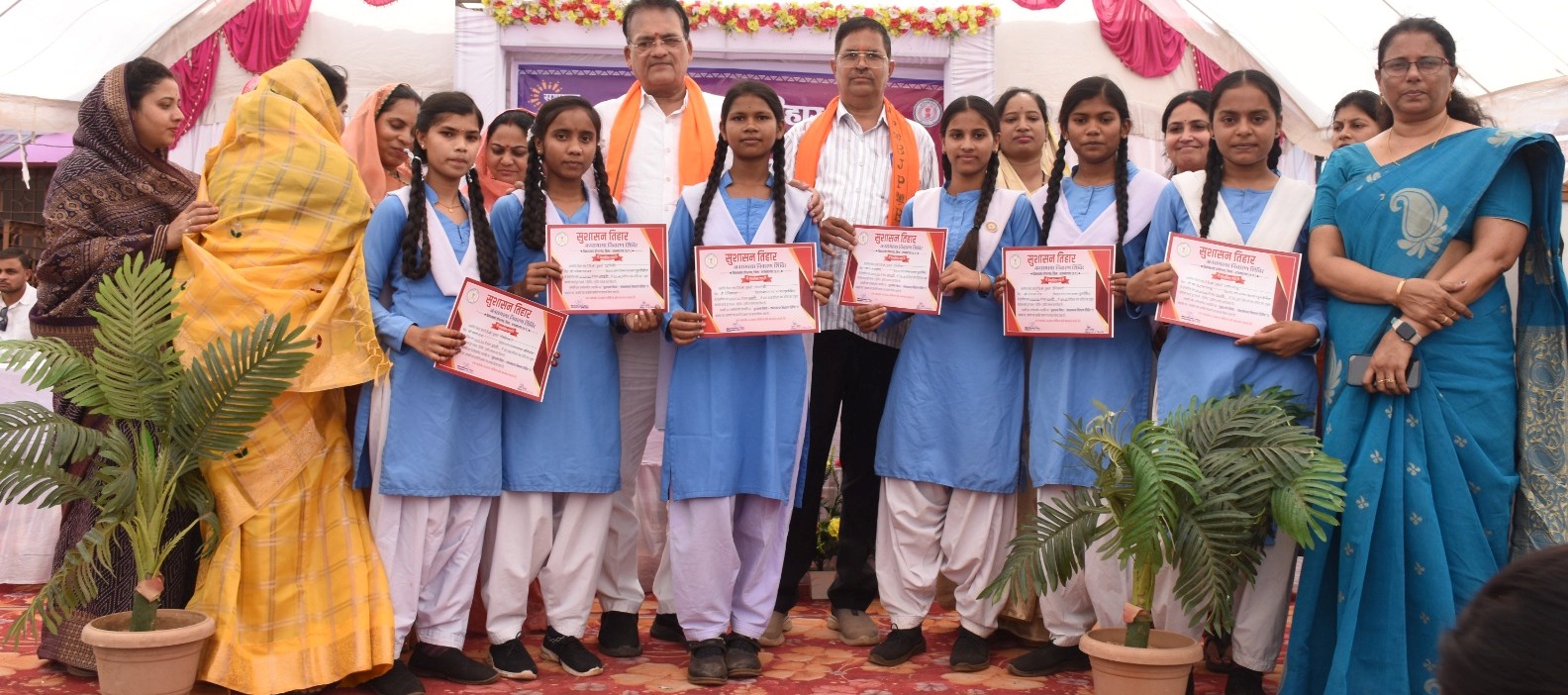 तुमड़ीबोड़ में खुला शिकायतों का पिटारा, मिले 1292 आवेदन : 5 परिवारों को मिला सपनों का घर, महिला समूहों को बांटे 15.5 लाख रुपए