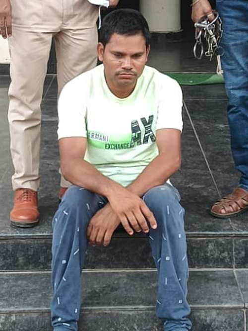 30 लाख के धान गबन मामले में खरीददार राजू वर्मा गिरफ्तार, मकान से 160 कट्टा अवैध धान जब्त