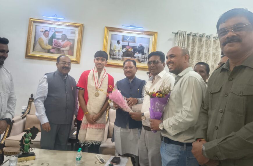 मुख्यमंत्री विष्णुदेव साय ने स्वर्ण पदक विजेता हॉकी खिलाड़ी अवि&hellip;
