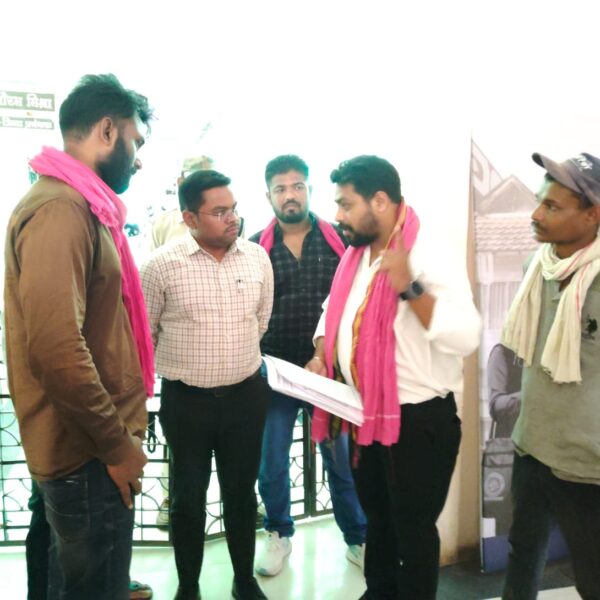 ओवररेटिंग और अवैध उत्खनन के खिलाफ शमसुल आलम हुए मुखर, कलेक्टर के नाम सौंपा ज्ञापन