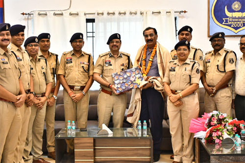 अतिरिक्त पुलिस अधीक्षक गजेन्द्र सिंह ठाकुर को दी भावभीनी विदाई