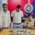 चोरी का अनाज खरीदने वाले दो व्यापारी गिरफ्तार, पौने तीन लाख का मशरुका व नगदी जब्त