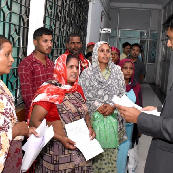 जनदर्शन में कलेक्टर ने सुनी लोगों की समस्याएं, कई मामलों का मौके पर हुआ समाधान