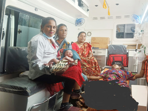 चलती 108 संजीवनी एक्सप्रेस में गूंजी किलकारी, ईएमटी और पायलट की सूझबूझ से सुरक्षित प्रसव