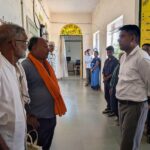 तहसील कार्यालय पहुंचे कलेक्टर, ग्रामीणों से सीधे संवाद कर सुनी समस्याएं