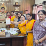 अवैध पशु तस्करी रोकने हिंदू जागरण मंच ने एसपी को सौंपा ज्ञापन