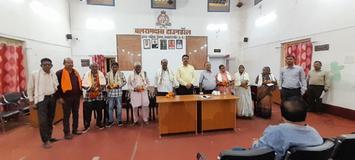 नगर निगम के 8 कर्मचारी सेवानिवृत्त, भावभीनी विदाई देकर किया सम्मानित