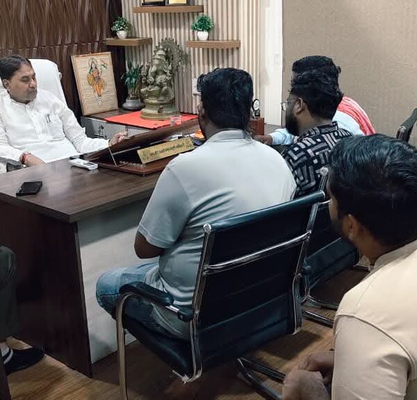 नीलू शर्मा ने जनदर्शन में पर्यटन विकास पर नागरिकों से किया संवाद