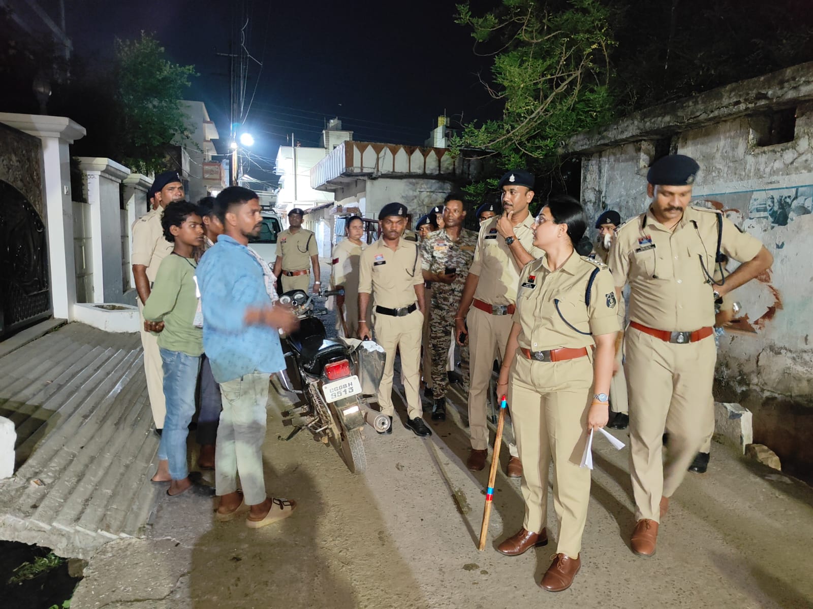 राजनांदगांव में भारी पुलिस बल की कॉम्बिंग गश्त, 89 असामाजिक तत्व खंगाले