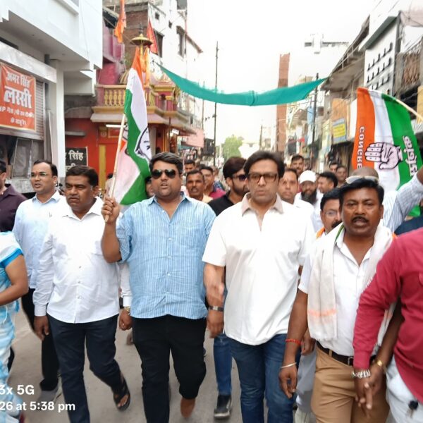जांच एजेंसियों के दुरुपयोग के खिलाफ कांग्रेस का उग्र प्रदर्शन, पुलिस से झूमाझटकी के बीच प्रधानमंत्री व मुख्यमंत्री का पुतला दहन