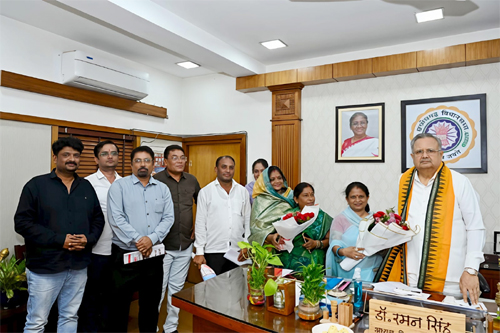 डोंगरगढ़ के खिलाड़ियों को मिलेंगी आधुनिक खेल सुविधाएं, विधानसभा अध्यक्ष डॉ. रमन सिंह से मिला प्रतिनिधिमंडल