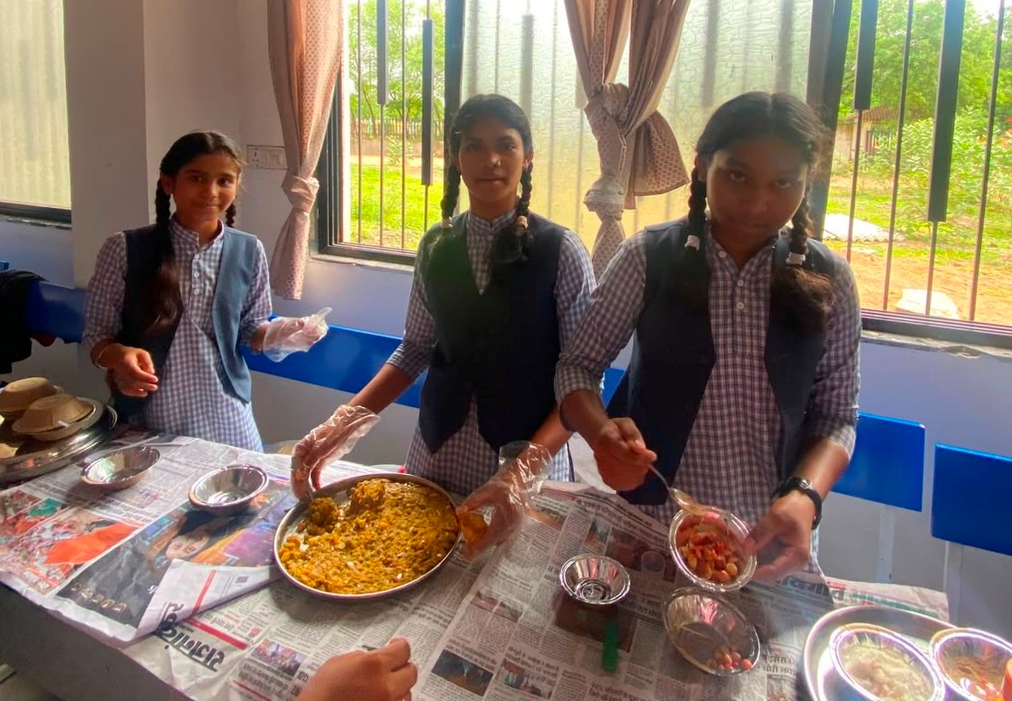 प्रयास आवासीय विद्यालय में विद्यार्थियों ने लगाया फूड स्टॉल, व्यवहारिक शिक्षा व कौशल का दिया परिचय