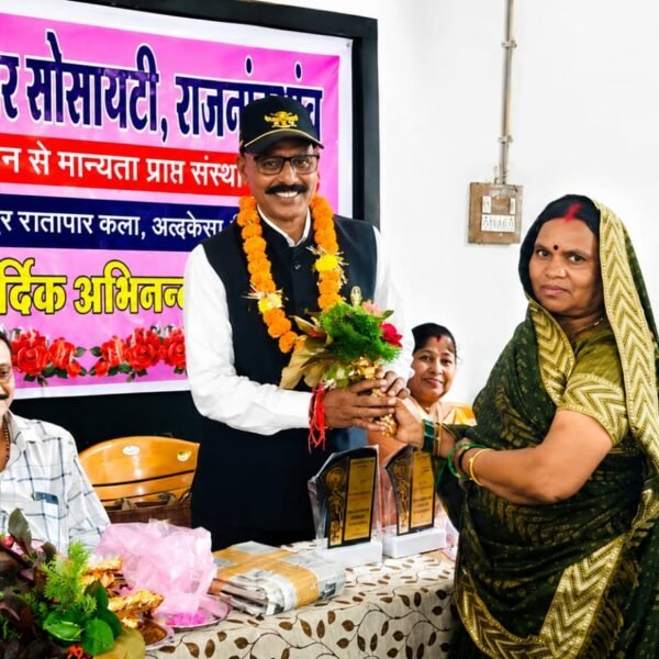राशि वेलफेयर सोसायटी ने किया पूर्व सैनिकों का सम्मान, क्विज़ प्रतियोगिता में चमके विद्यार्थी