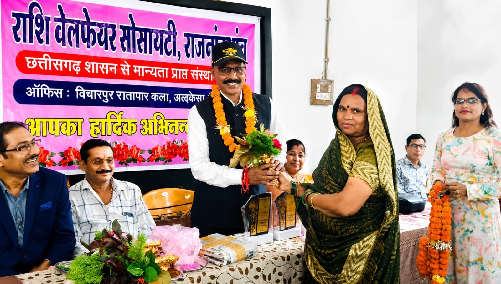 राशि वेलफेयर सोसायटी ने किया पूर्व सैनिकों का सम्मान, क्विज़ प्रतियोगिता में चमके विद्यार्थी